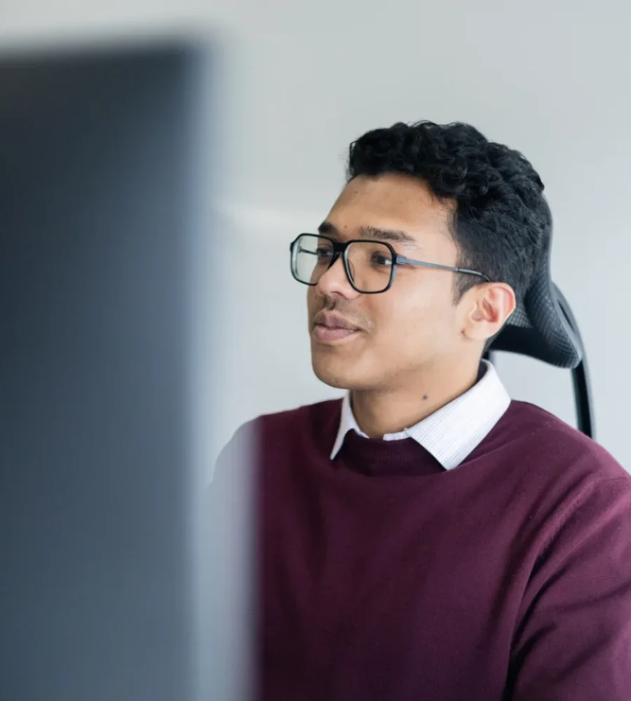 Mitarbeitende von nubibase am Arbeitsplatz